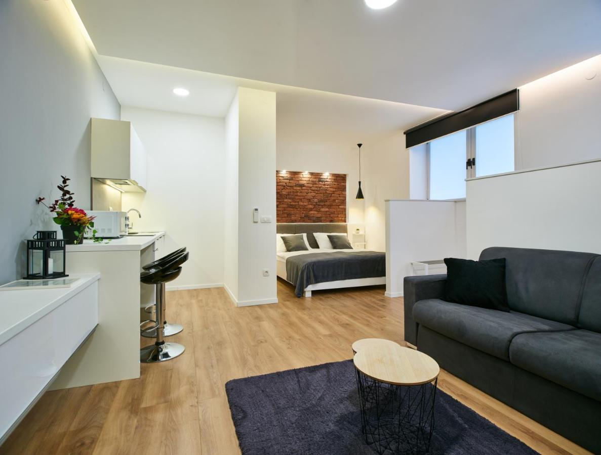 Bed Of Roses Apt 2, Premium, Designer Decorated Ζάγκρεμπ Εξωτερικό φωτογραφία